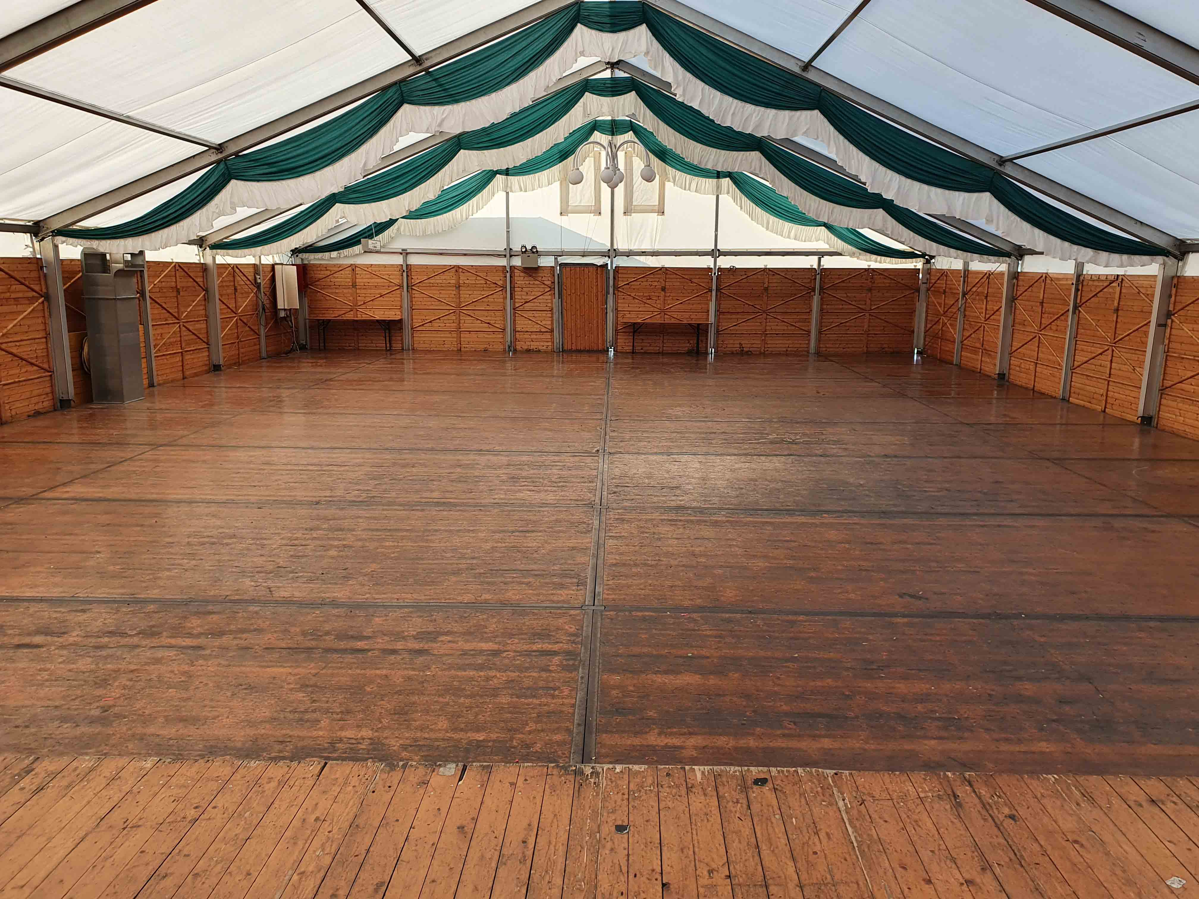 Maiball Festzelt